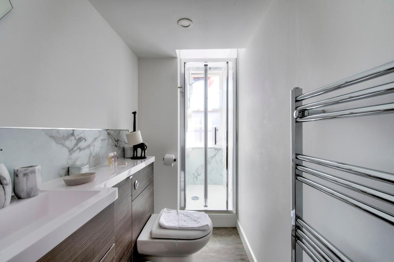Апартаменты Pass The Keys Modern 3 Bed Flat On The Historic Royal Mile Эдинбург Экстерьер фото